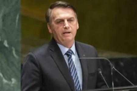 Palavras cruzadas, futebol e marmitas: a primeira semana de Bolsonaro na prisão (Foto: Instagram/Bolsonaro)