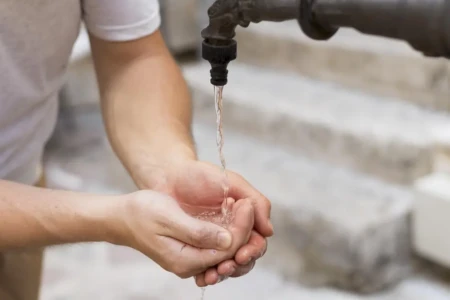 Juiz proíbe corte de água em condomínimo recém-entregue em Goiânia por dívidas passadas