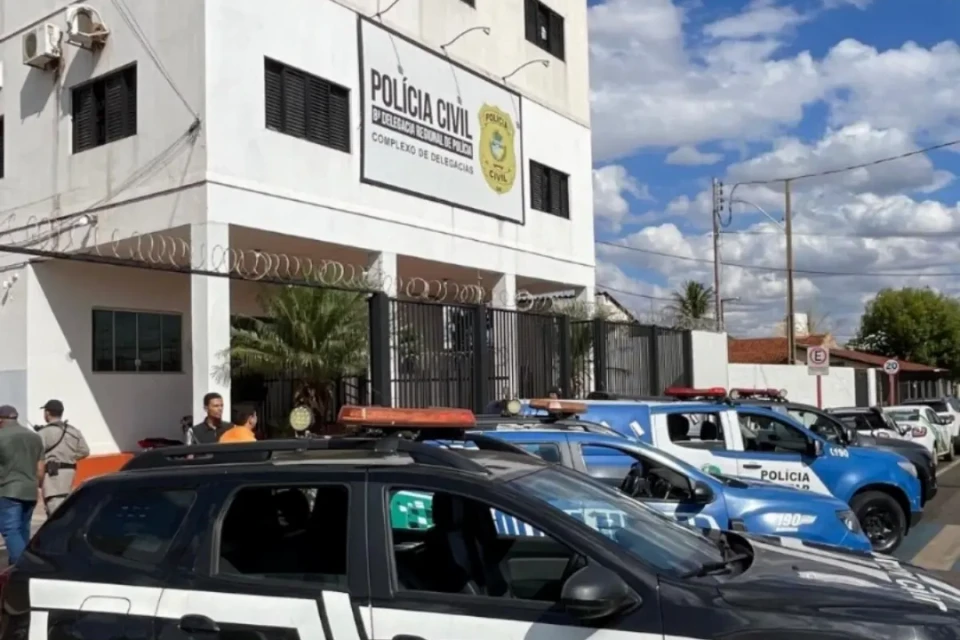 Imagem da fachada da delegacia