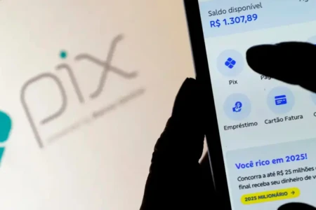 Pix bate novo recorde e movimenta R$ 166 bi em dia de 13º e Black Friday Foram registradas 297,4 milhões de transações na sexta (28)