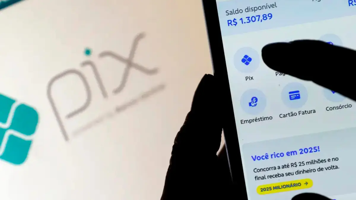 Pix bate novo recorde e movimenta R$ 166 bi em dia de 13º e Black Friday Foram registradas 297,4 milhões de transações na sexta (28)