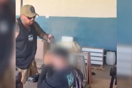 Imagens revelam tortura e oração sobre dinheiro em esquema de agiotagem liderado por PMs em Goiás