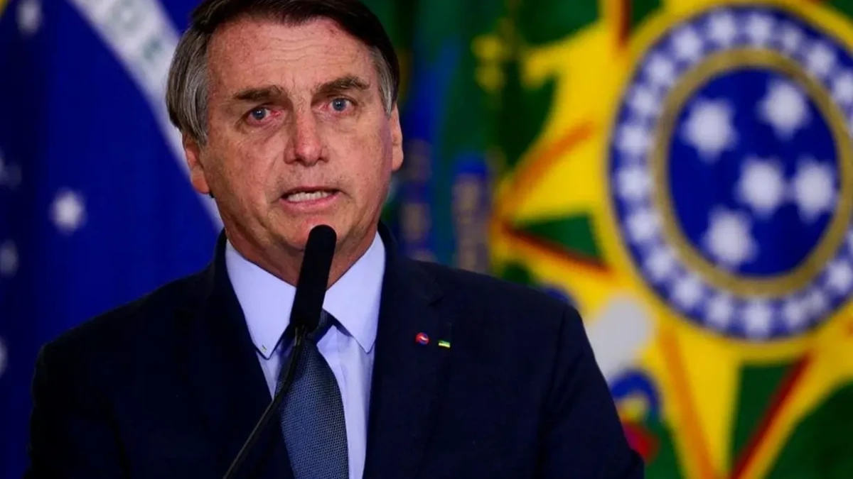 Vereador do PT quer suspender benefícios de Bolsonaro Pedro Rousseff (PT-MG) cita oito assessores e dois veículos oficiais