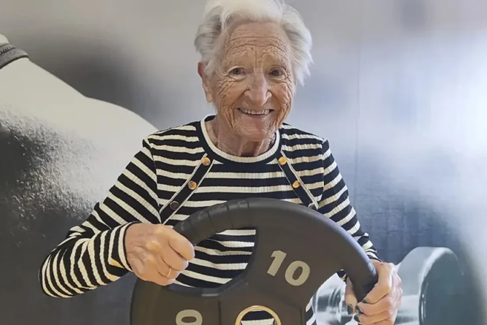 Iñaxi Lasa Idosa de 101 anos que sobreviveu à Segunda Guerra, ao câncer e à Covid-19 viraliza ao treinar duas horas por dia na academia