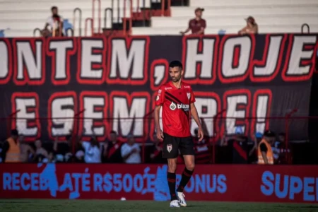 Jorginho deixa Atlético Goianiense e jogara contra Figueirense