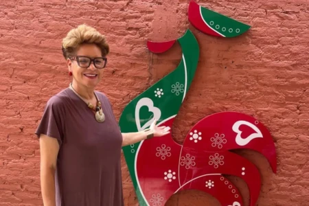 Show que une poemas de Fernando Pessoa com fados portugueses acontece em Goiânia (Foto: Divulgação)