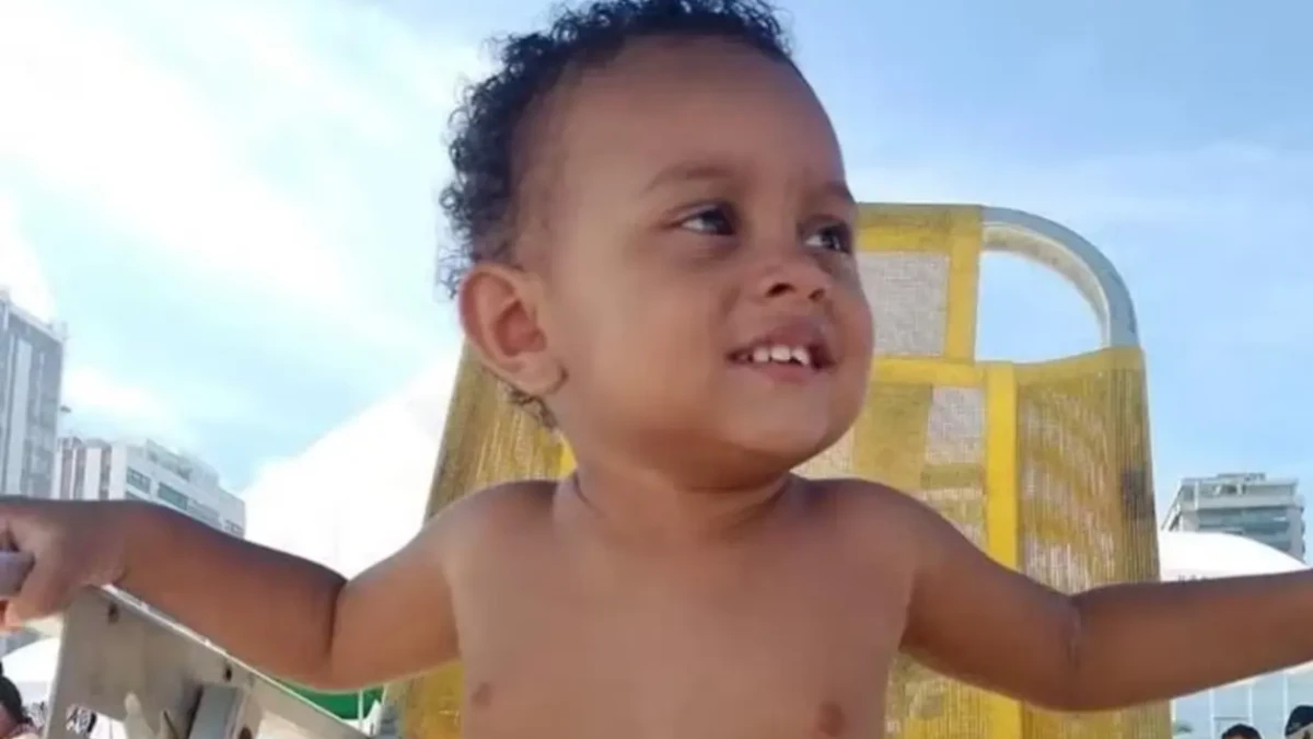 Padrasto é preso após espancar enteado de dois anos até a morte por 'sujar a fralda' Henry Gabriel chegou à UPA com múltiplos hematomas