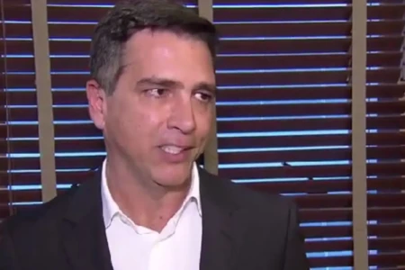 Primo de Caiado e médico de renome: quem é o cardiologista que atende Bolsonaro na PF (Foto: Reprodução)