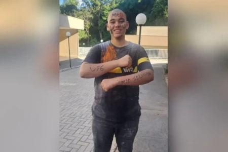 Estudante aprovado em medicina