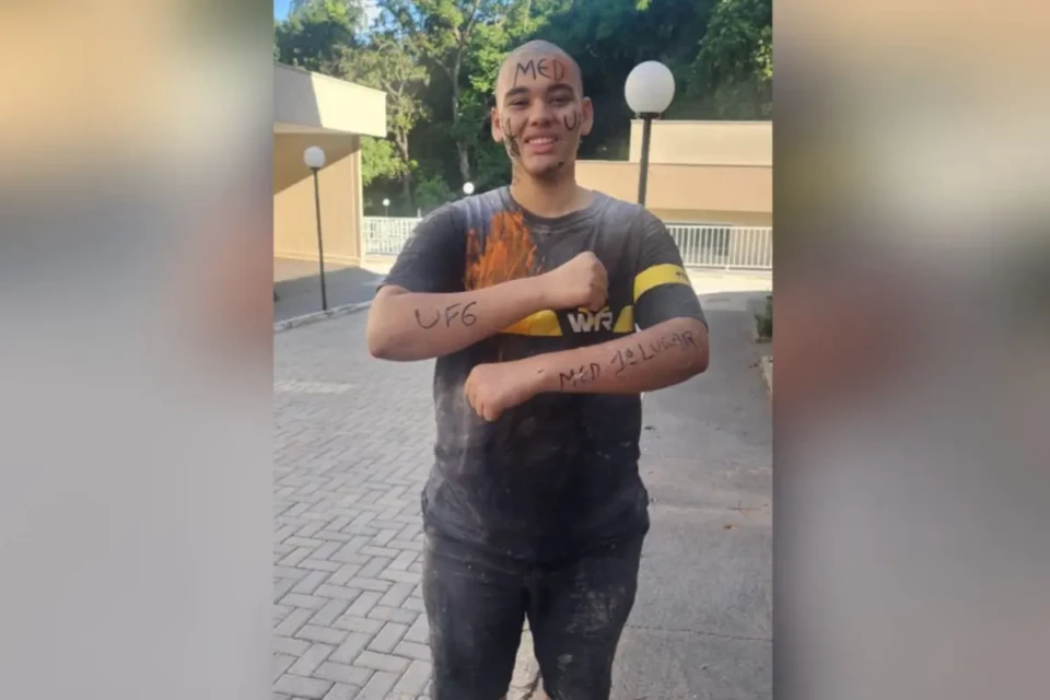 Estudante aprovado em medicina