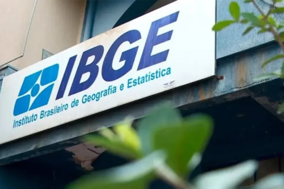 Imagem da placa na fachada da IBGE