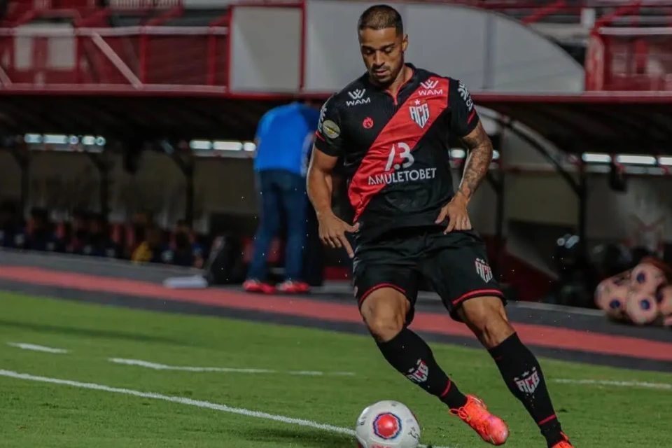 Vila nova anuncia Dellatorre nesta quarta