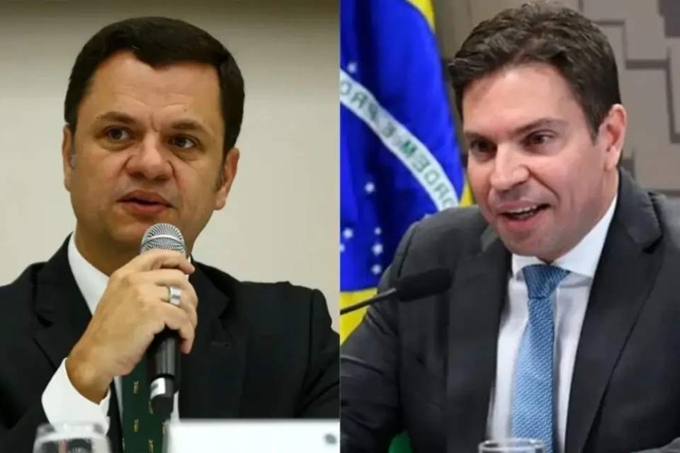 Alexandre Ramagem e Anderson Torres são demitidos da PF