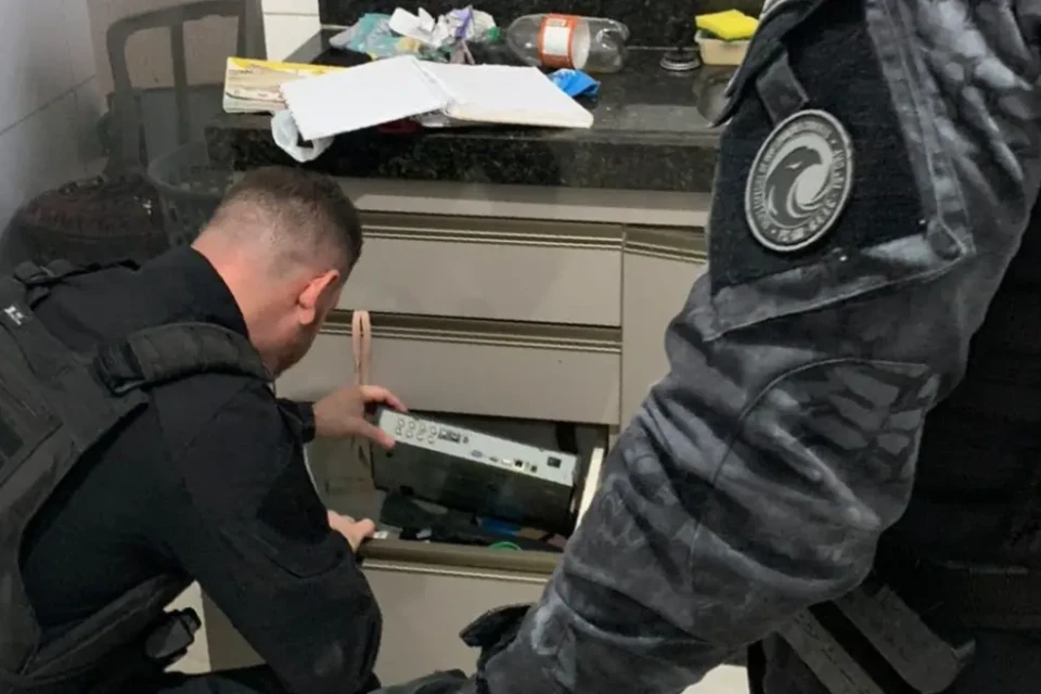 Imagem tirada durante a Operação Cristal Quebrado