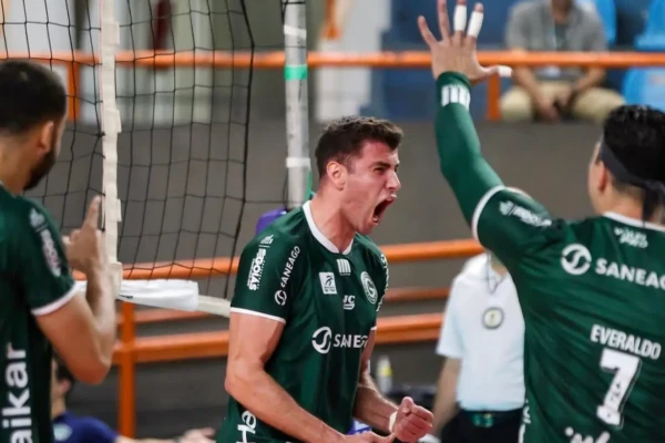 Goiás vence de virada e se recupera na superliga