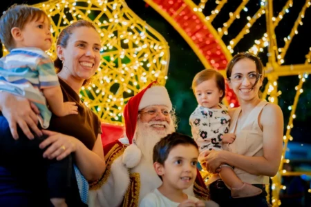 Anápolis recebe programação natalina com exposição de carros antigos, atrações culturais e pista de gelo