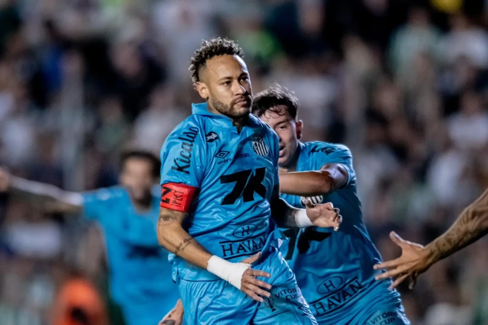 Neymar volta a marcar três gols em uma mesma partida após dois anos