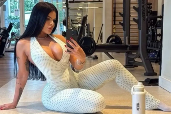 Influencer confirma que está grávida de ex-zagueiro da seleção que namora ex-BBB Elana; veja quem Juliana Merhy jogador