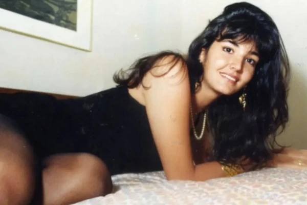 Colecionador resgata fotos raras de Roberta Close na Playboy; veja imagens Modelo trans apareceu pela primeira vez na revista há 42 anos