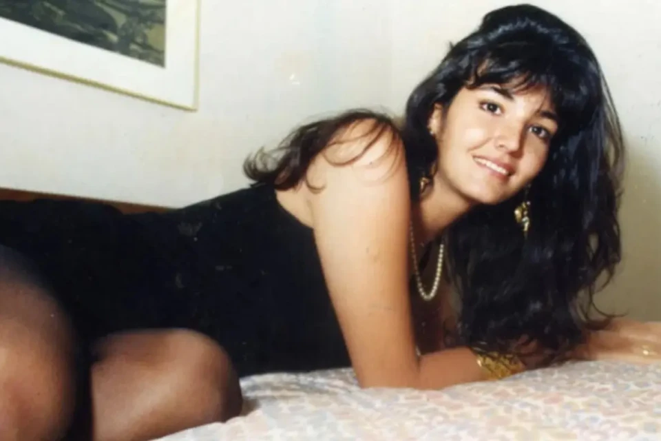 Primeira trans a posar nua na Playboy, Roberta Close fez ensaio sensual aos 52 anos; veja fotos Ícone dos anos 80, modelo voltou a repercutir