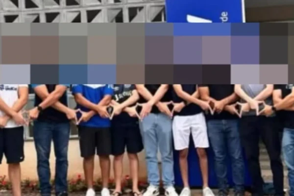 Foto de estudantes de Medicina gera polêmica por suposto teor misógino em Goiânia