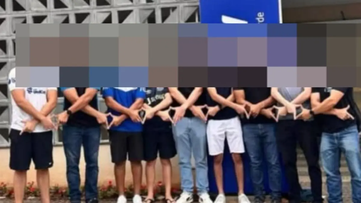 Foto de estudantes de Medicina gera polêmica por suposto teor misógino em Goiânia