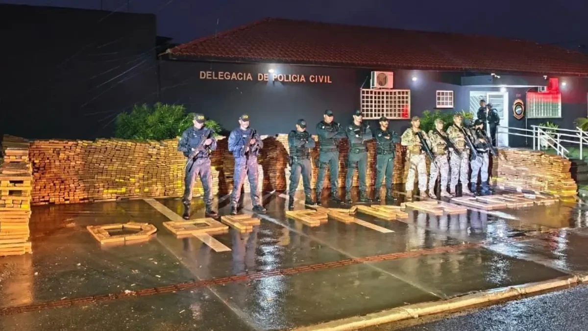 Imagem dos agentes que participaram da operação