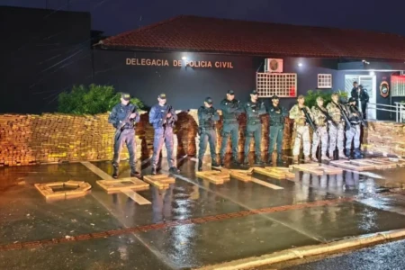 Imagem dos agentes que participaram da operação