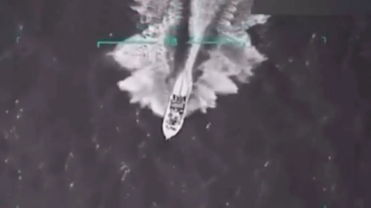 Barco atacado duas vezes no Caribe não se dirigia aos EUA, mas ao Suriname, diz TV