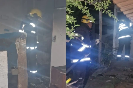 Bombeiros combatem incêndio que destruiu casa em Caldas Novas Não houve registro de feridos no local do fogo