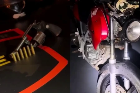 Imagem da arma apreendida e da moto