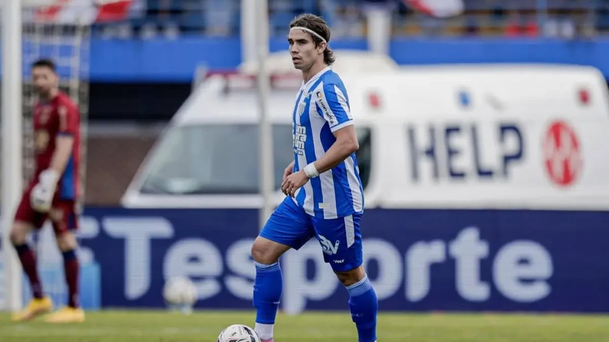 Zé Ricardo em partida pelo Avaí