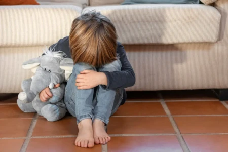 Lula sanciona lei que aumenta pena para crimes sexuais contra menores de idade também contempla pessoas com deficiência