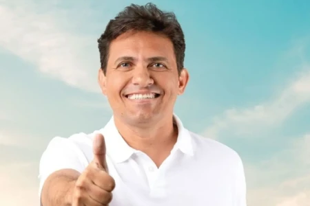 Vídeo Hans Weberling Advogado leva prostitutas para escritório no DF, não paga e acaba na delegacia: “Chama o papa”