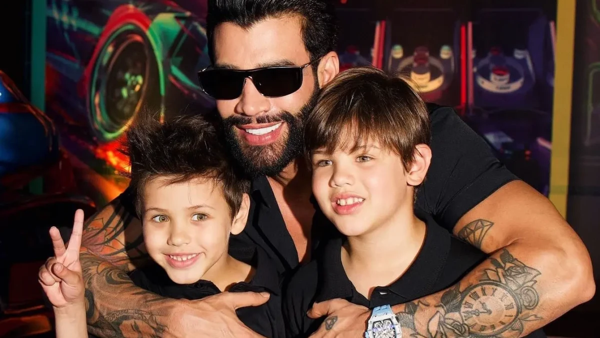 Cantor sertanejo Gusttavo Lima diz que sonho dos filhos é andar de transporte público: "Só andaram de jato"
