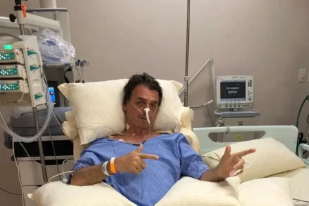 Defesa diz que Bolsonaro tem piora na saúde e pede a Moraes autorização para nova cirurgia internação imediata com duração de 5 a 7 dias