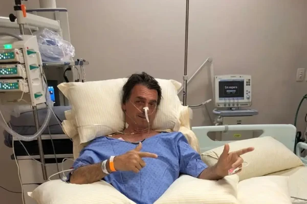 Defesa diz que Bolsonaro tem piora na saúde e pede a Moraes autorização para nova cirurgia internação imediata com duração de 5 a 7 dias