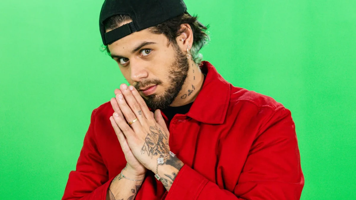 Zé Felipe não consegue ler Dominguinho e passa vergonha no Prêmio Multishow; vídeo Parei na sétima série já disse sertanejo