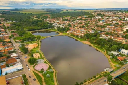 Imagem aérea mostra perímetro urbano de Bela Vista de Goiás