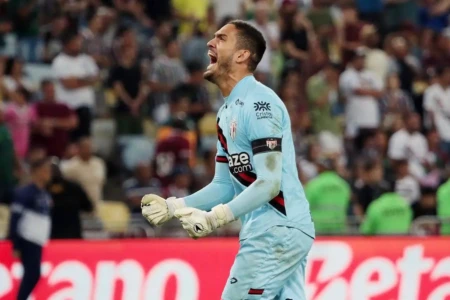 Goleiro Ronaldo é vendido pelo Atlético ao Bahia