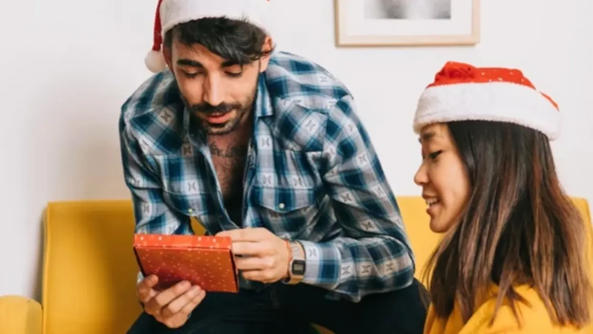 Amigo secreto: veja os aplicativos que facilitam o sorteio para troca de presentes Ferramentas podem ser baixadas em celulares Android e iOS