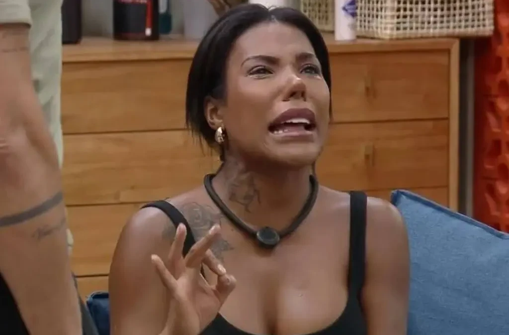 A Fazenda 17: Carol Lekker é expulsa do reality após cena com Duda; veja É a quarta pessoa que deixa o confinamento acusada de agressão