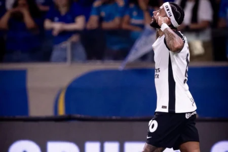 Corinthians vence jogo de ida e tem vantagem no jogo de volta