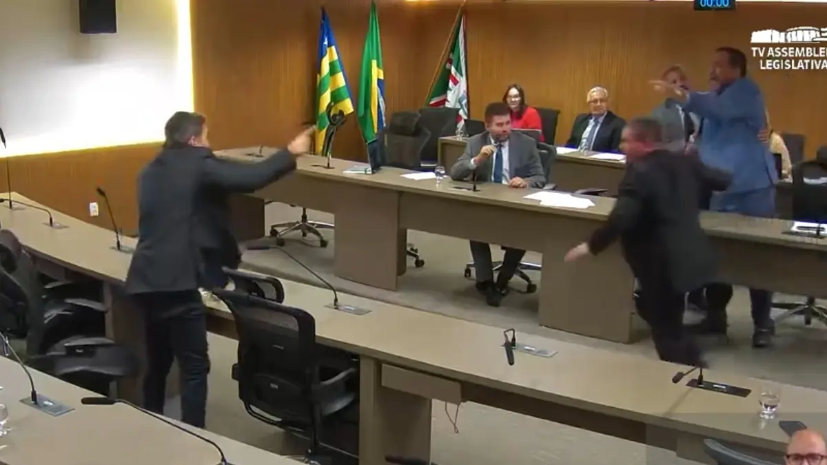 'Vagabundo': Clécio e Talles protagonizam barraco na Assembleia Legislativa de Goiás