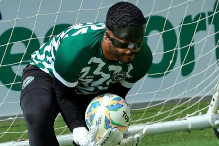 Goiás renova com Thiago Rodrigues por mais uma temporada