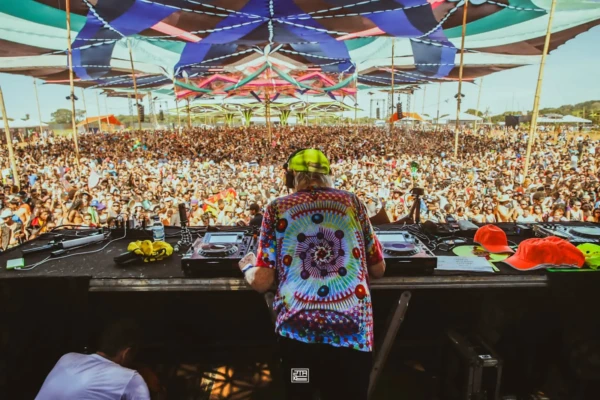 Pagode, sertanejo e música eletrônica agitam o fim de semana em Goiânia