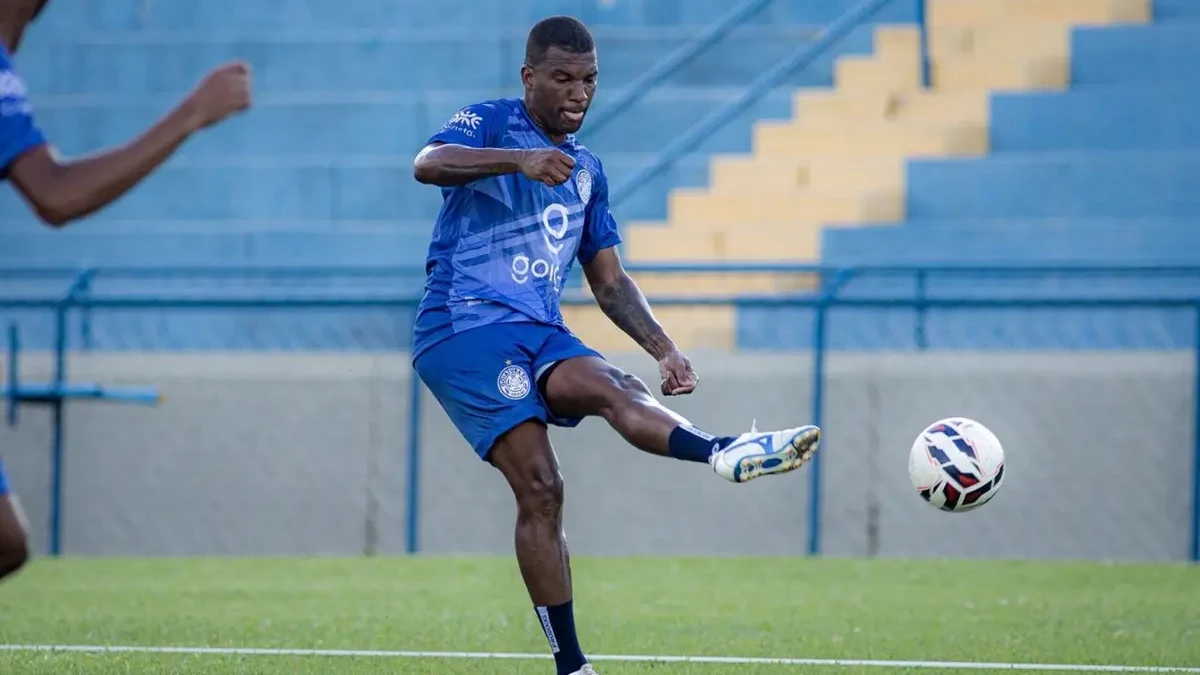 Zagueiro Genilson, do Goiatuba