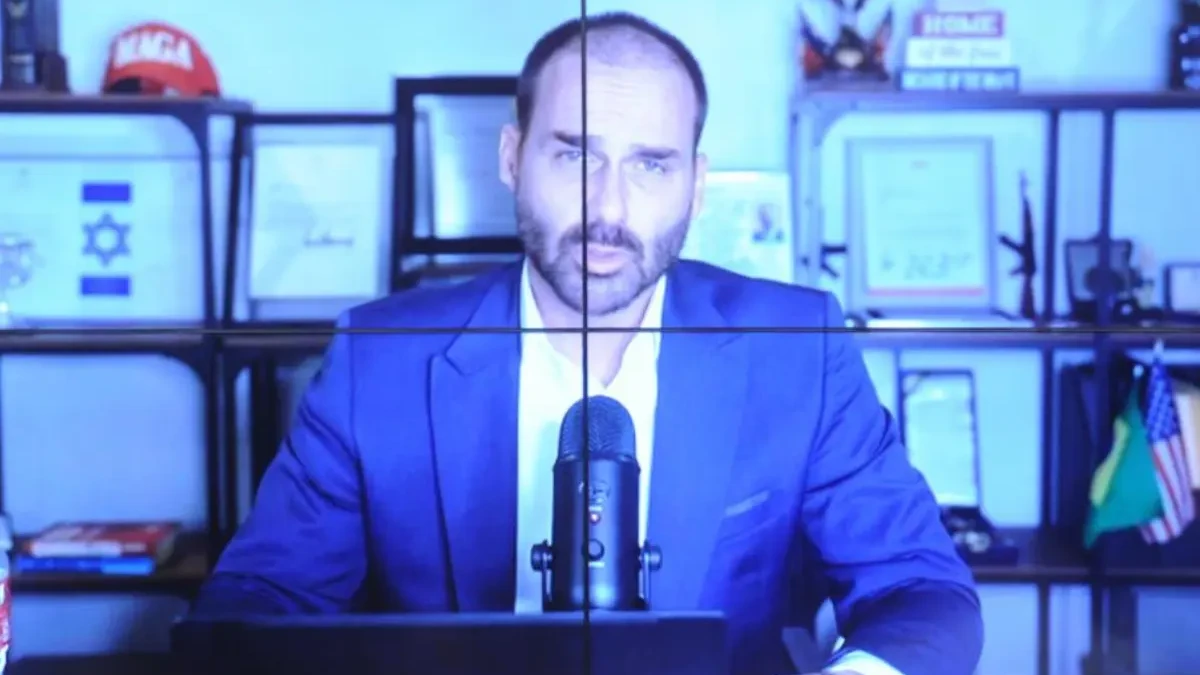 Eduardo Bolsonaro diz que soube 'com pesar' do fim das sanções a Moraes (Foto: Câmara dos Deputados)