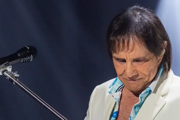 Roberto Carlos é liberado 'sem maiores problemas' após acidente