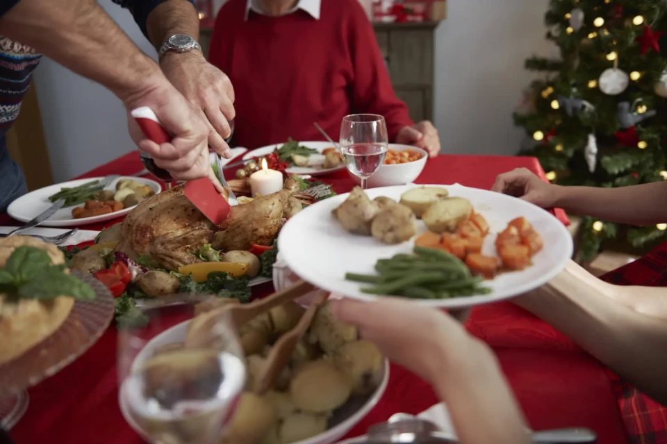 Ceia de Natal antes ou apenas à meia-noite? Veja a preferência dos brasileiros Pesquisa mostra que tradição ainda divide opiniões